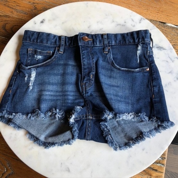 NWOT H&M Distressed Hugh Wasted Jean Shorts - Picture 1 of 6